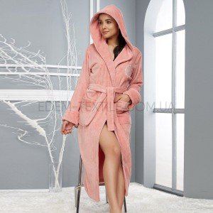 Стильный женский бамбуковый халат с капюшоном Nusa 4035 Пудровый, 2XL